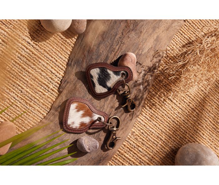 PONY BROOK KEY FOB IN BROWN & WHITE