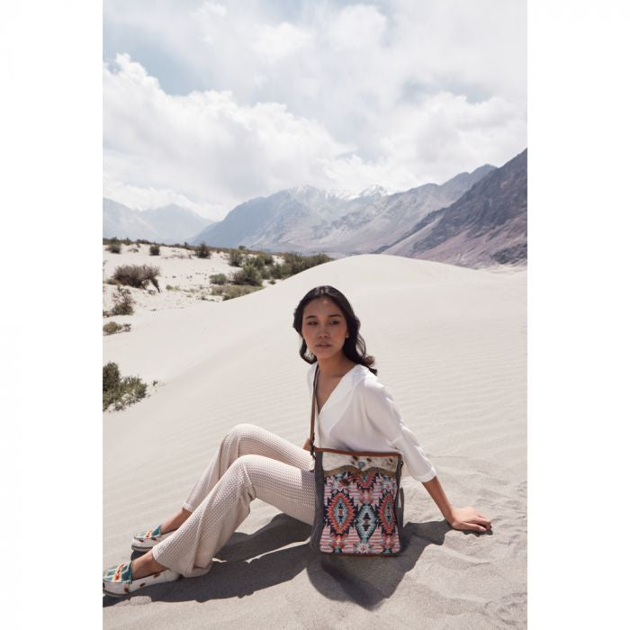 EL SALVA SHOULDER BAG