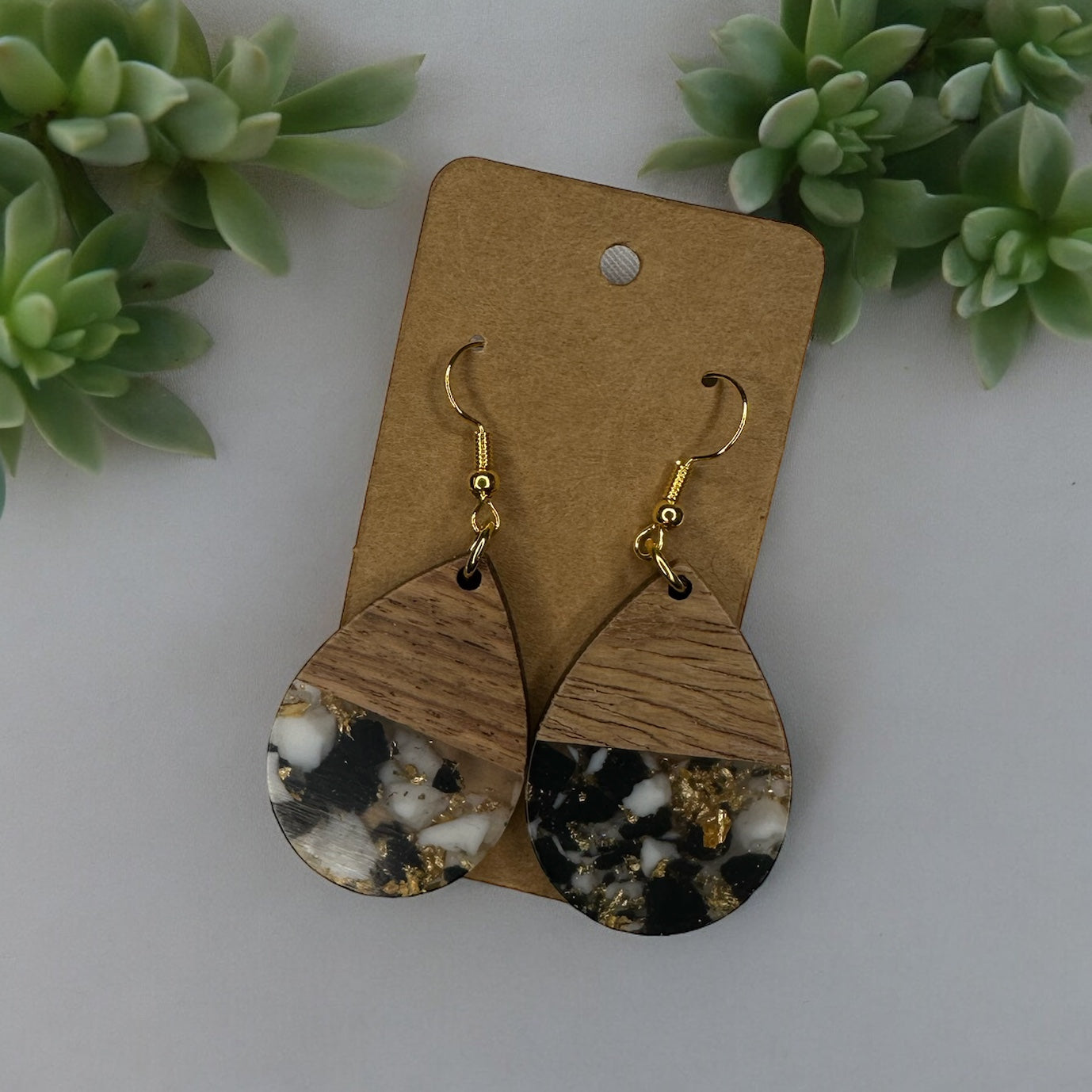 OVAL WOODEN & RESIN EARRINGS