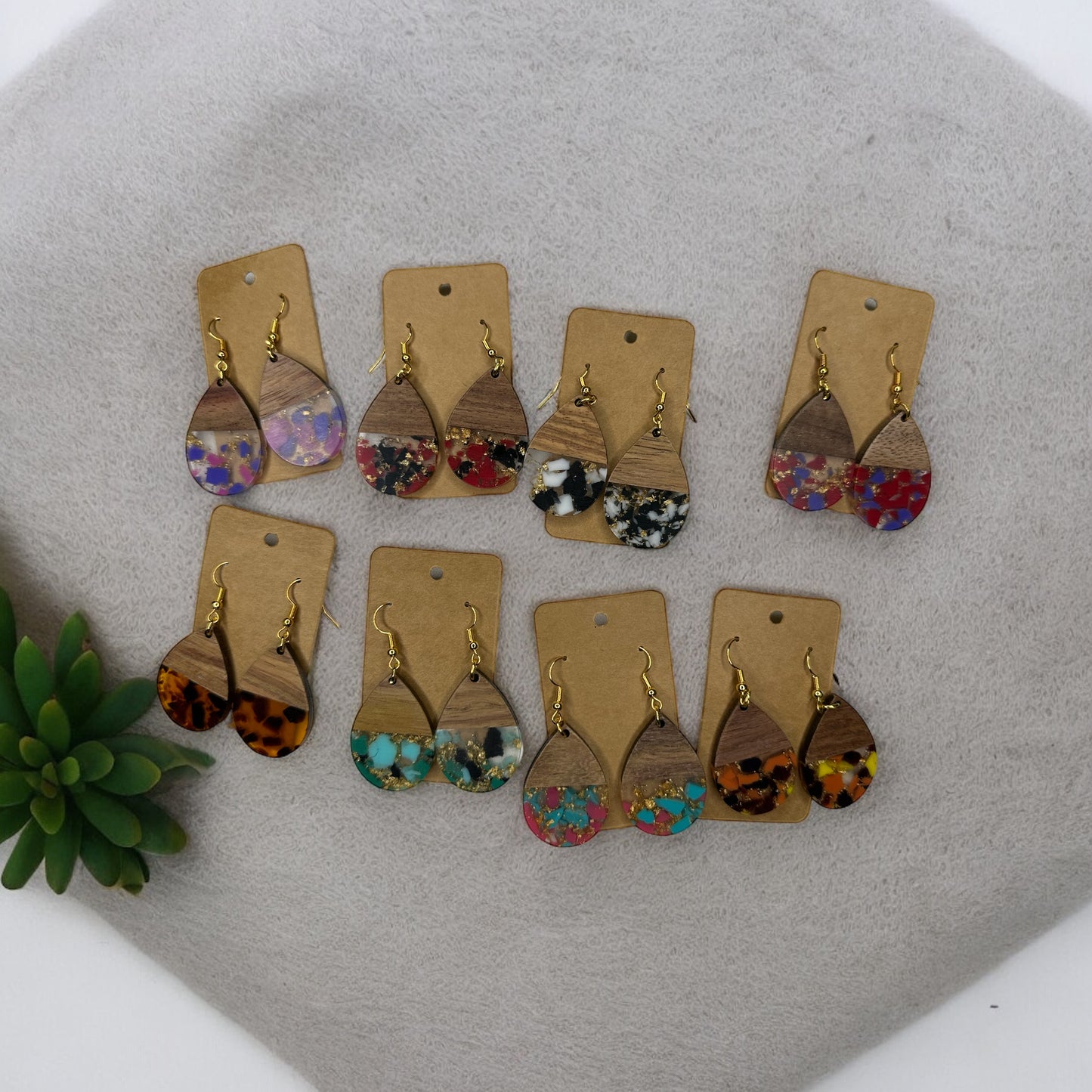 OVAL WOODEN & RESIN EARRINGS