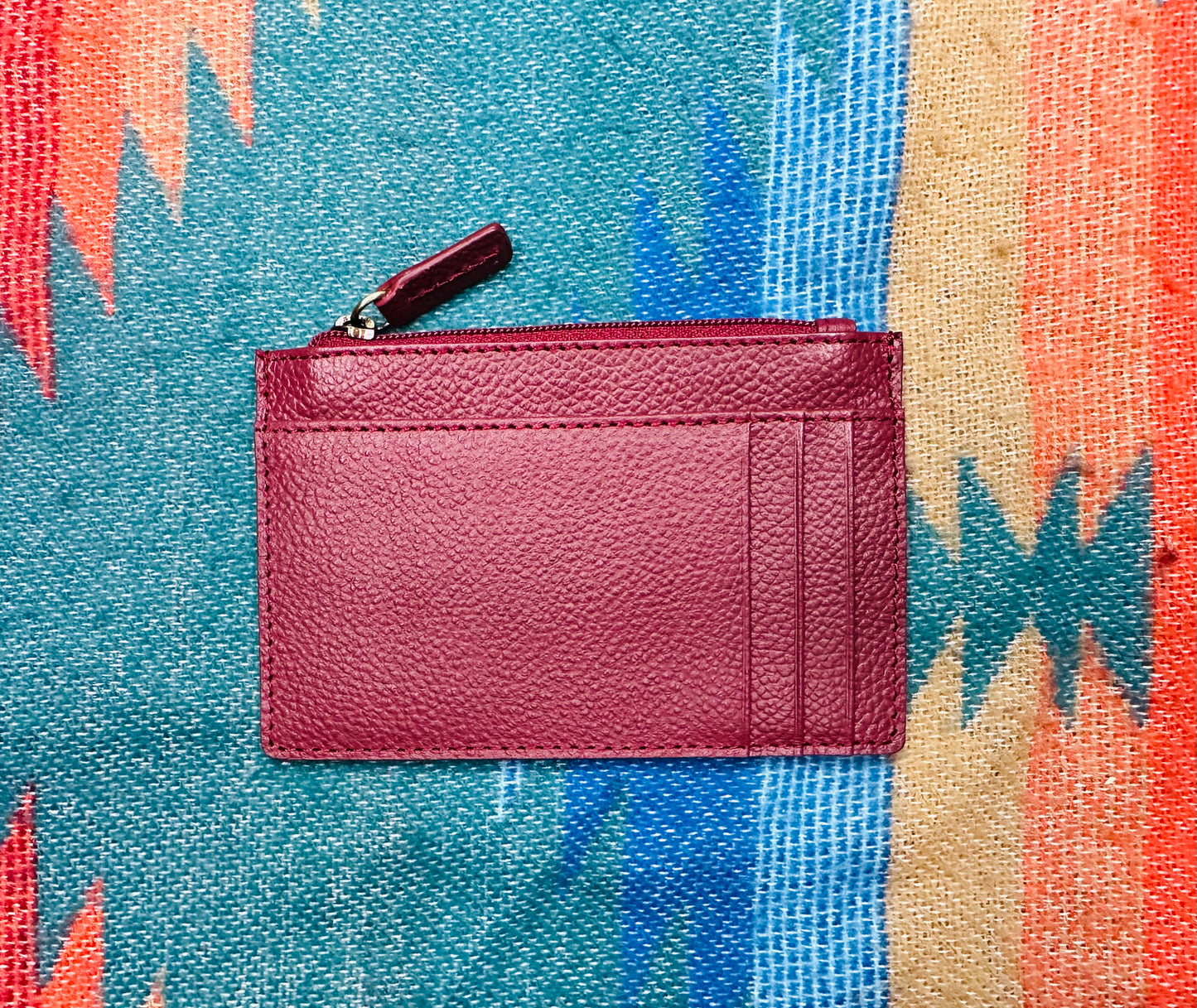FOOTHILLS CREEK DOUBLE CREDIT CARD HOLDER IN WINE