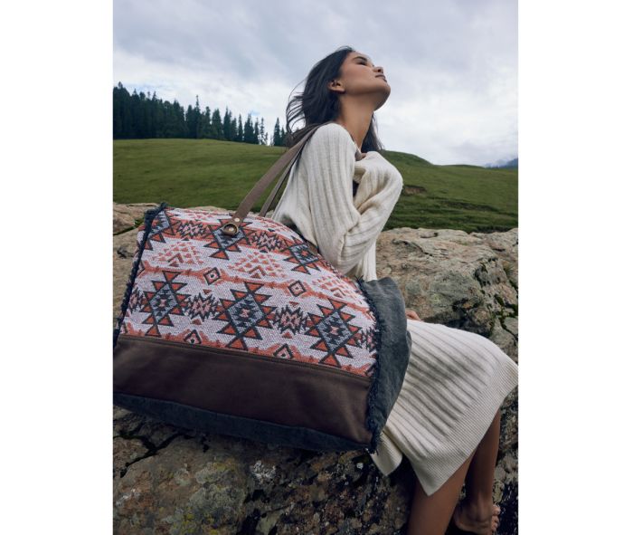 MAYA WEEKENDER BAG